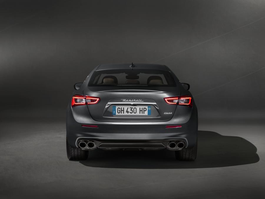  Maserati Ghibli S GranLusso 2017 года  (фото 11 из 45)